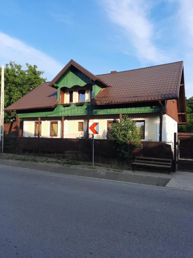 Casa Bunicilor Vila Ciprian Porumbescu Exterior foto